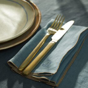 serviette de table en lin lavé coloris "mots bleus"